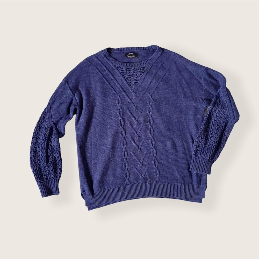 Dope navy blue unique sweater! - large
